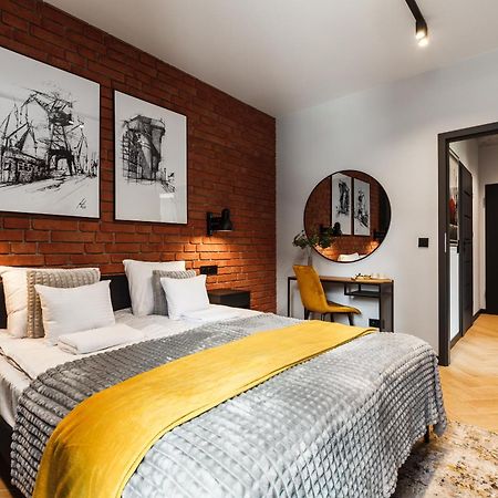 Mlode Miasto Doki Apartments By Happystay Gdańsk Zewnętrze zdjęcie